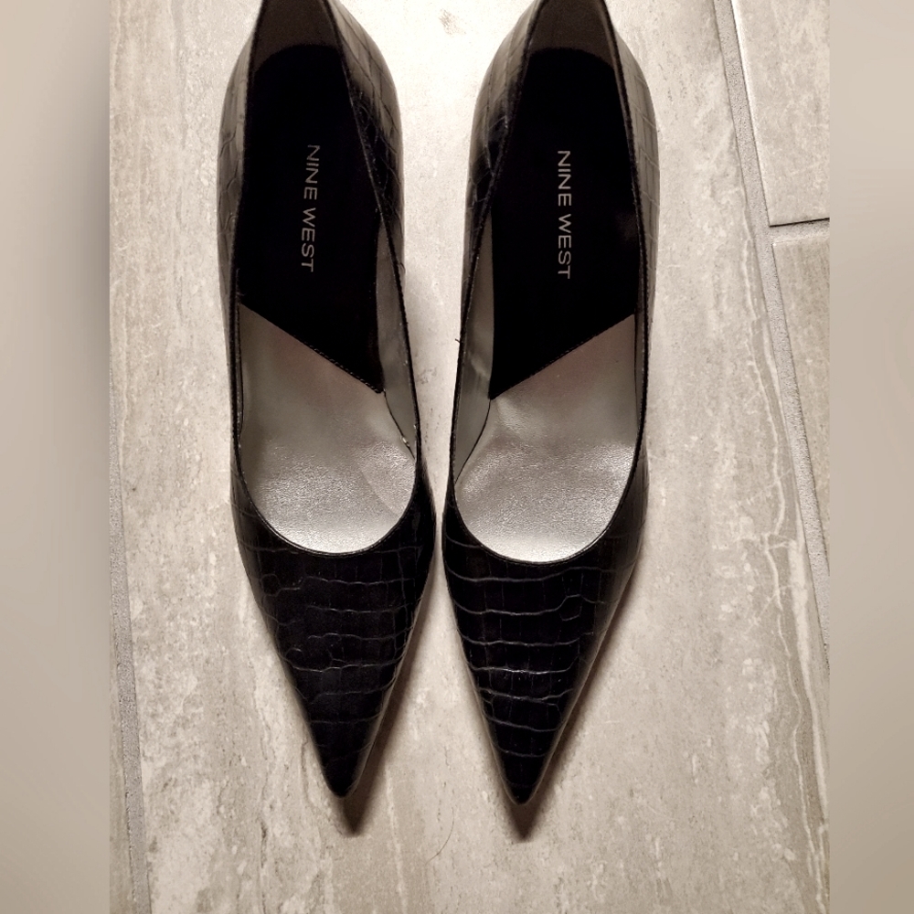 Nine West Pointy Toe Pump
